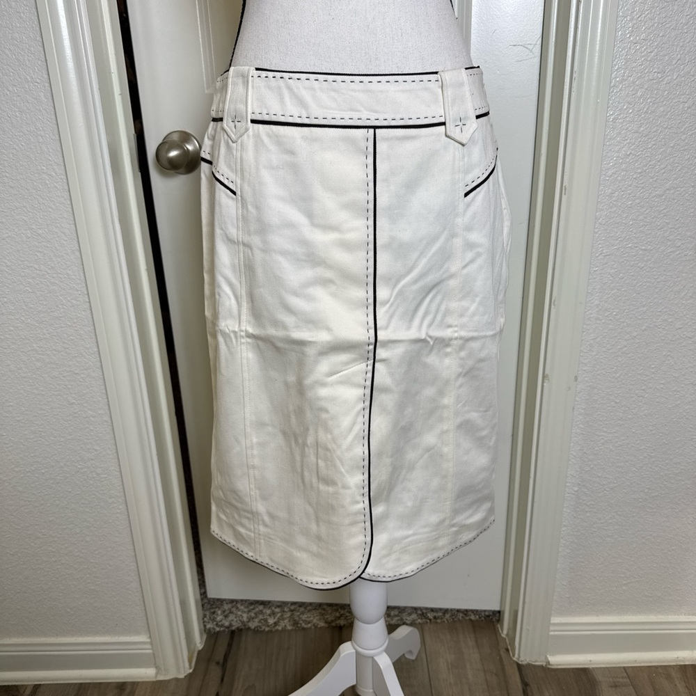Cache White Pencil Skirt with Black Stitching